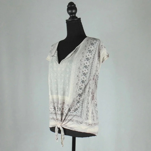 Lucky Brand Light Pink and Grey Printed Split V-Neck Shirt Sz M - Picture 3 of 12